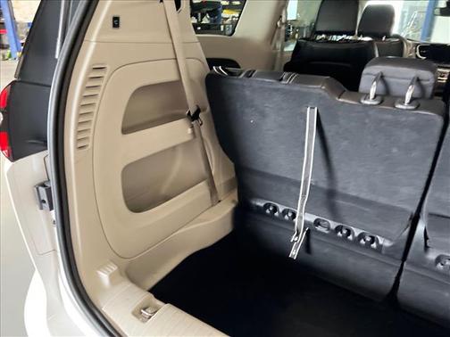 White 2024 Chrysler Pacifica Touring-L