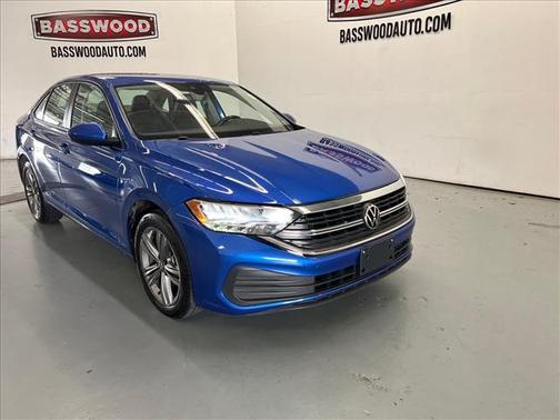 Rising Blue Metallic 2024 Volkswagen Jetta 1.5T SE
