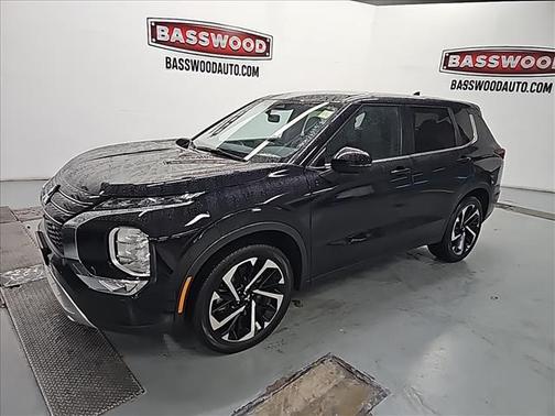 2024 Mitsubishi Outlander SE Black Edition w/Pano Roof