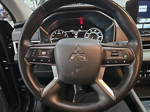 2024 Mitsubishi Outlander SE Black Edition w/Pano Roof