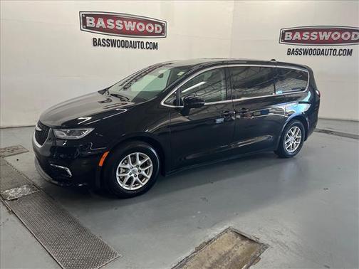 2024 Chrysler Pacifica Touring-L