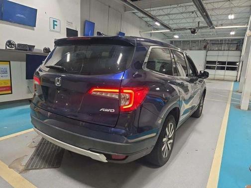 Blue 2019 Honda Pilot EX