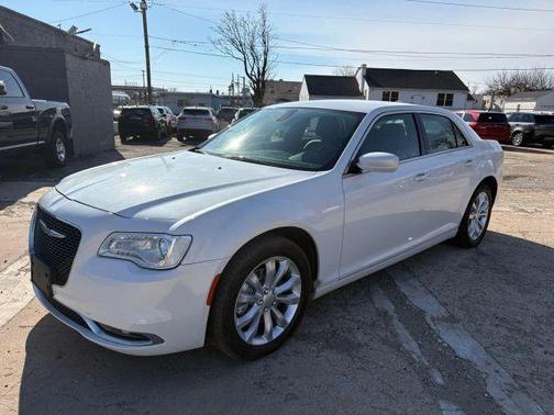 2015 Chrysler 300 Limited