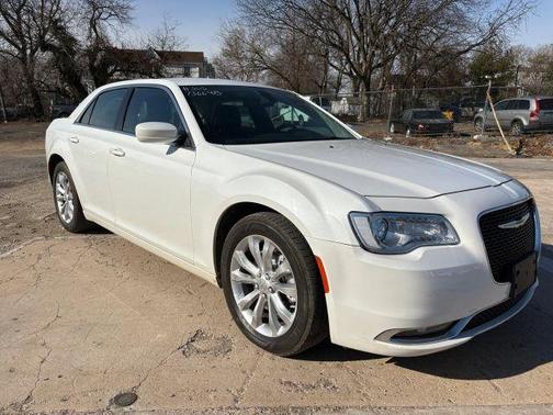 2015 Chrysler 300 Limited