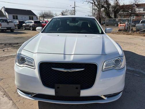 2015 Chrysler 300 Limited