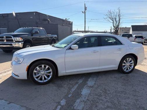 2015 Chrysler 300 Limited