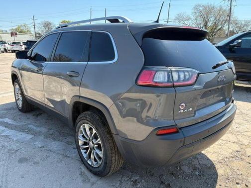 Gray 2019 Jeep Cherokee Latitude Plus