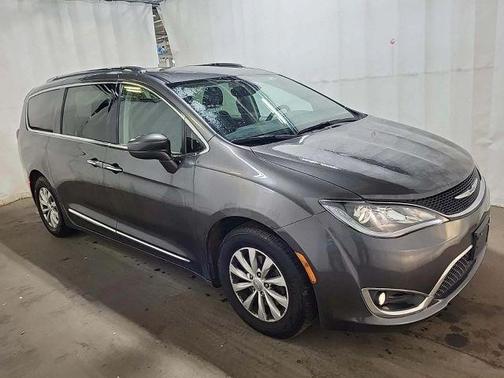 Gray 2019 Chrysler Pacifica Touring-L