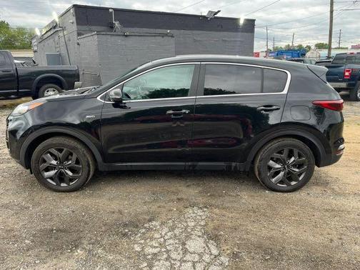 Black 2022 Kia Sportage LX Sport Utility 4D