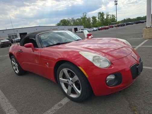 Red 2009 Pontiac Solstice GXP