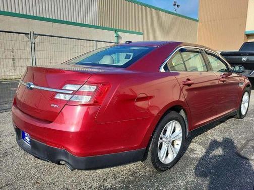 2015 Ford Taurus SEL
