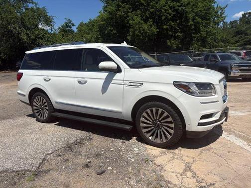White 2020 Lincoln Navigator Reserve Sport Utility 4D