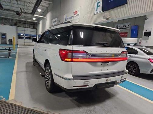 White 2020 Lincoln Navigator Reserve Sport Utility 4D