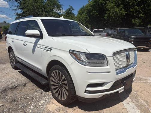 White 2020 Lincoln Navigator Reserve Sport Utility 4D