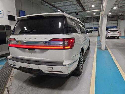 White 2020 Lincoln Navigator Reserve Sport Utility 4D