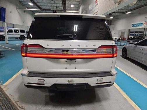White 2020 Lincoln Navigator Reserve Sport Utility 4D