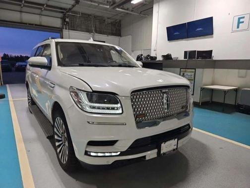 White 2020 Lincoln Navigator Reserve Sport Utility 4D