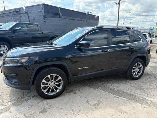 Black 2019 Jeep Cherokee Latitude Plus