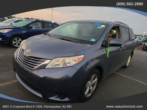 2016 Toyota Sienna LE