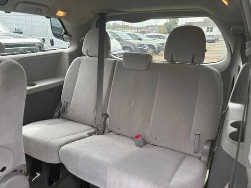 2016 Toyota Sienna LE
