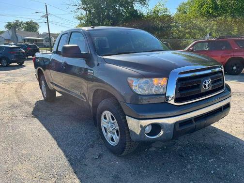 Gray 2013 Toyota Tundra 6 1/2 FT