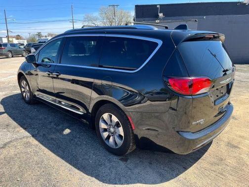Black 2020 Chrysler Pacifica Hybrid Limited