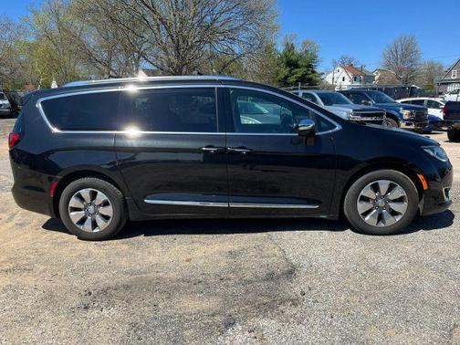 2020 Chrysler Pacifica Hybrid Limited