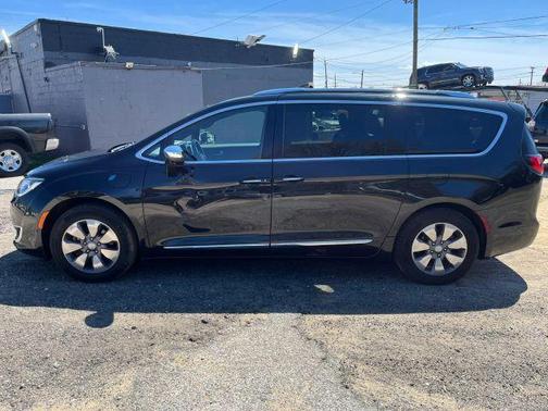 2020 Chrysler Pacifica Hybrid Limited
