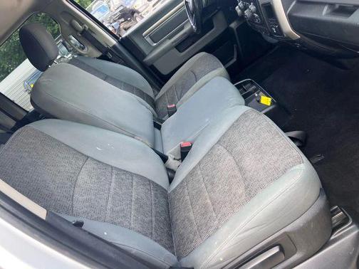 2018 RAM 1500 SLT