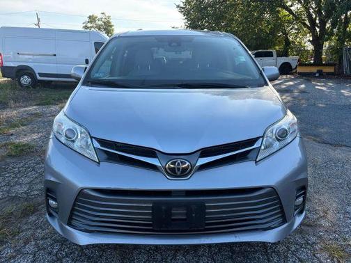 2018 Toyota Sienna XLE Premium