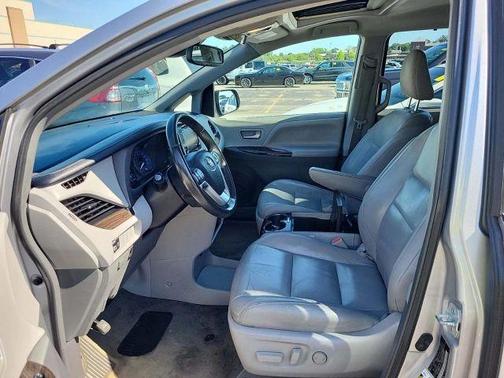 2018 Toyota Sienna XLE Premium