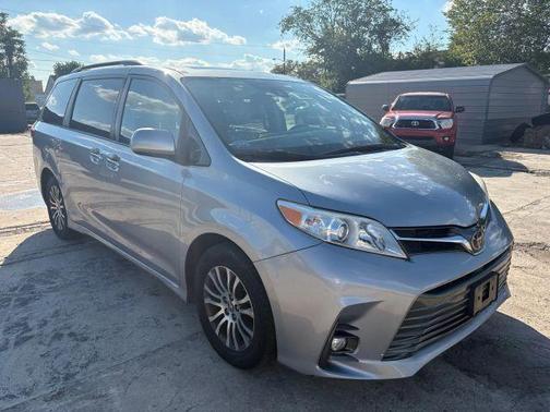 2018 Toyota Sienna XLE Premium
