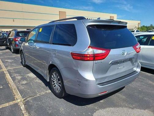 2018 Toyota Sienna XLE Premium