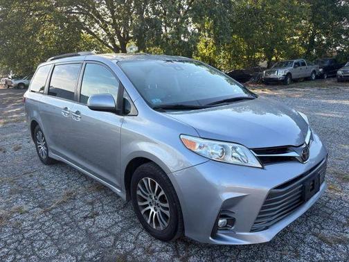 2018 Toyota Sienna XLE Premium