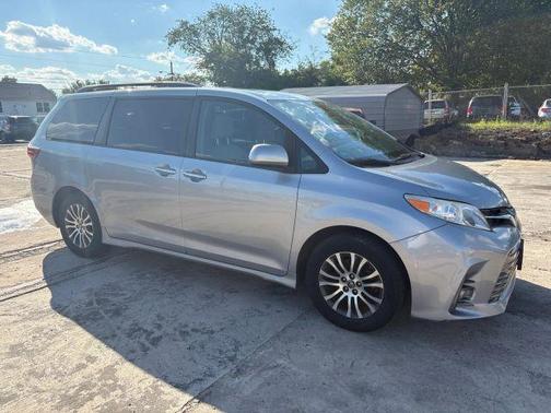2018 Toyota Sienna XLE Premium