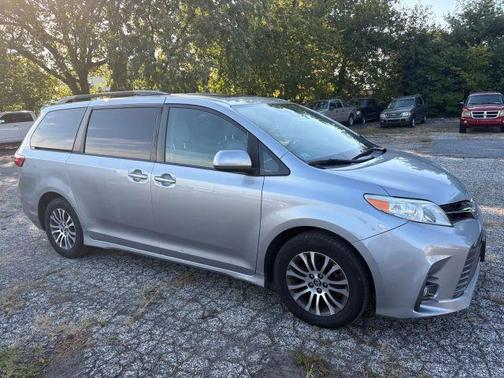 2018 Toyota Sienna XLE Premium