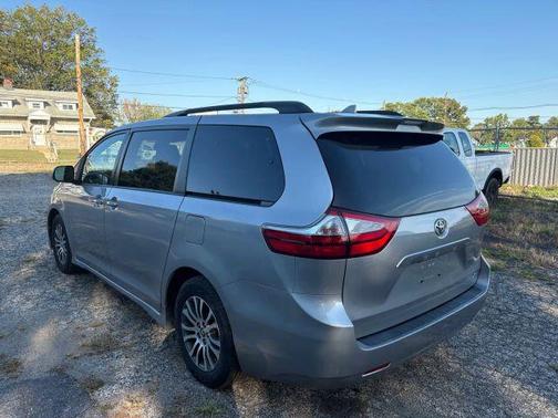 2018 Toyota Sienna XLE Premium