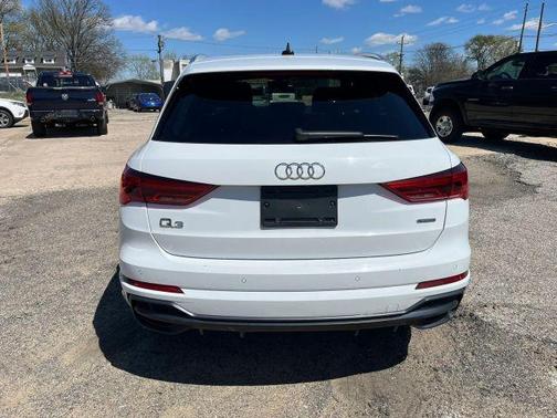Glacier White Metallic 2021 Audi Q3 45 TFSI S line Premium Plus Sp