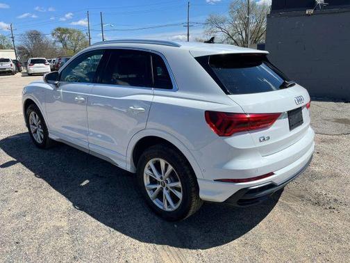 2021 Audi Q3 45 S line Premium
