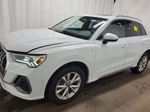 Glacier White Metallic 2021 Audi Q3 45 S line Premium