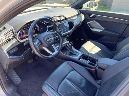 Glacier White Metallic 2021 Audi Q3 45 TFSI S line Premium Plus Sp