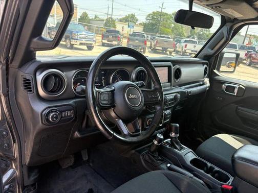 2021 Jeep Gladiator Sport