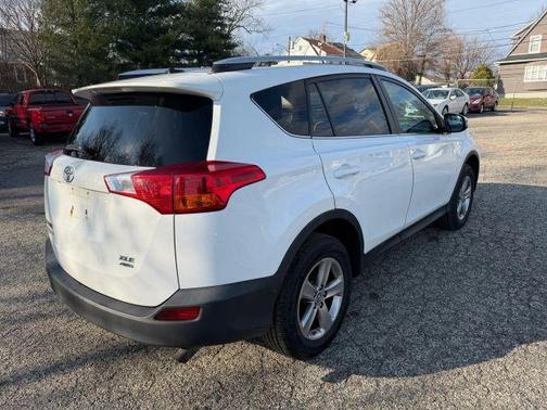 White 2015 Toyota RAV4 XLE Sport Utility 4D