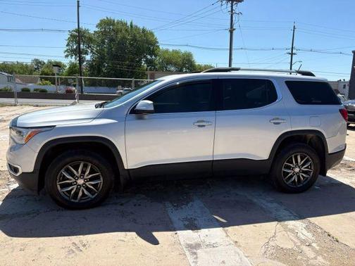 2017 GMC Acadia SLT-1