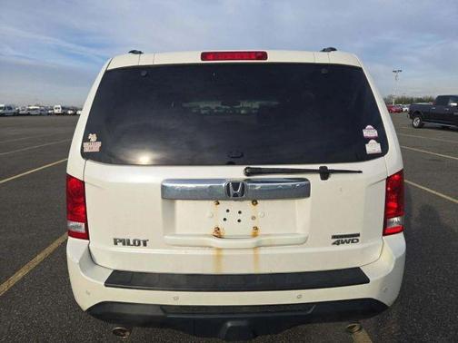 White 2013 Honda Pilot Touring