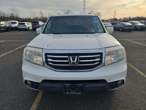 White 2013 Honda Pilot Touring