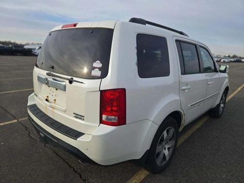White 2013 Honda Pilot Touring
