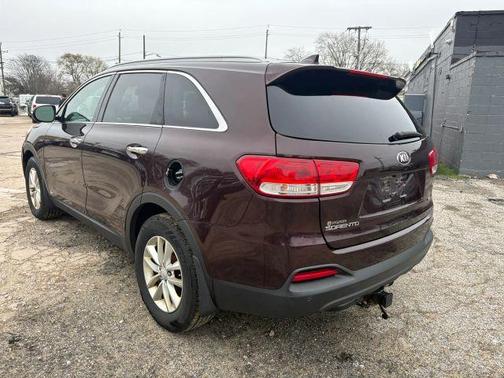 Burgundy 2016 Kia Sorento LX