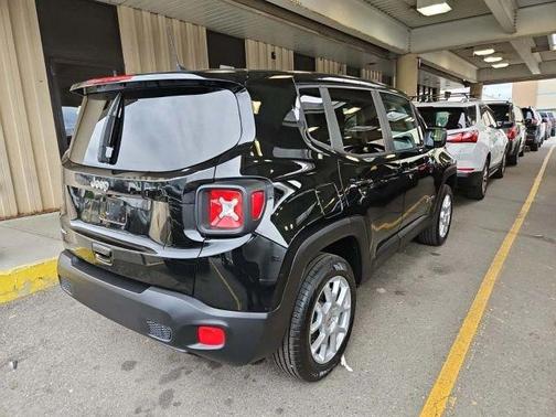 Black 2023 Jeep Renegade Latitude
