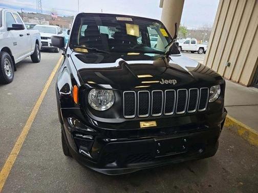 Black 2023 Jeep Renegade Latitude